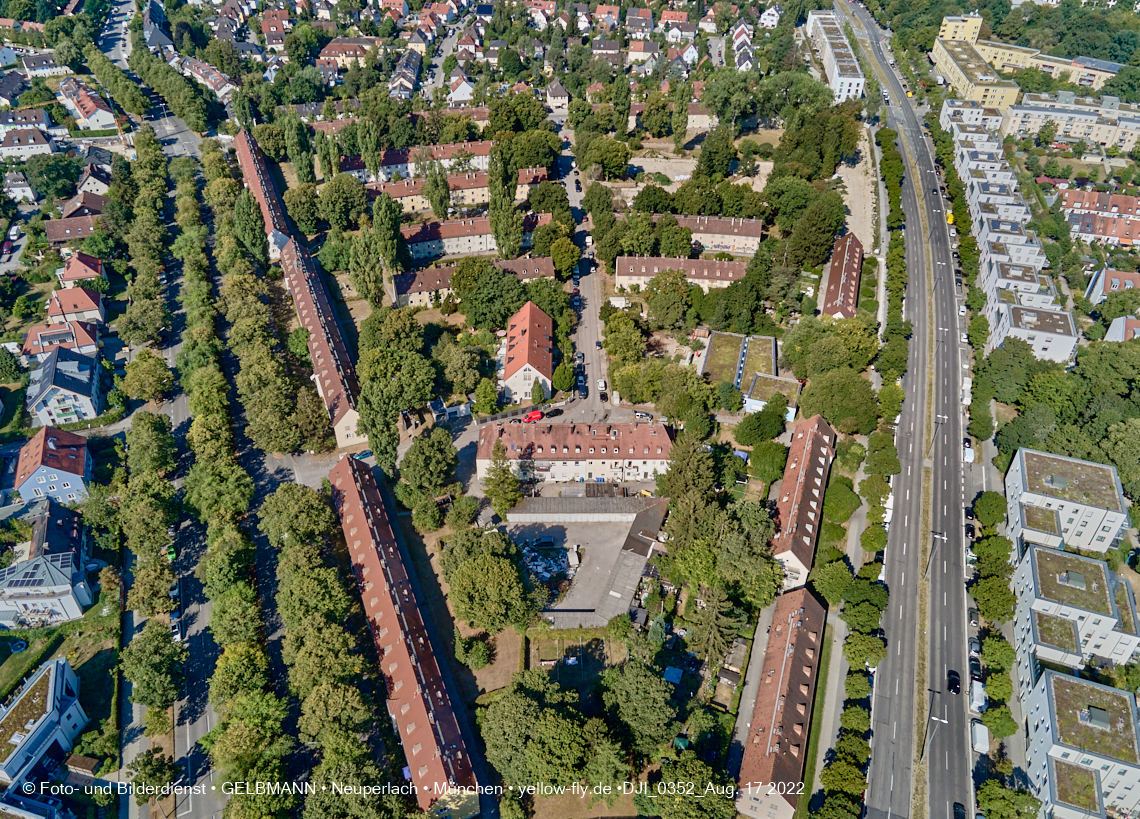 17.08.2022 - Luftbilder von der Baustelle Maikäfersiedlung in Berg am Laim